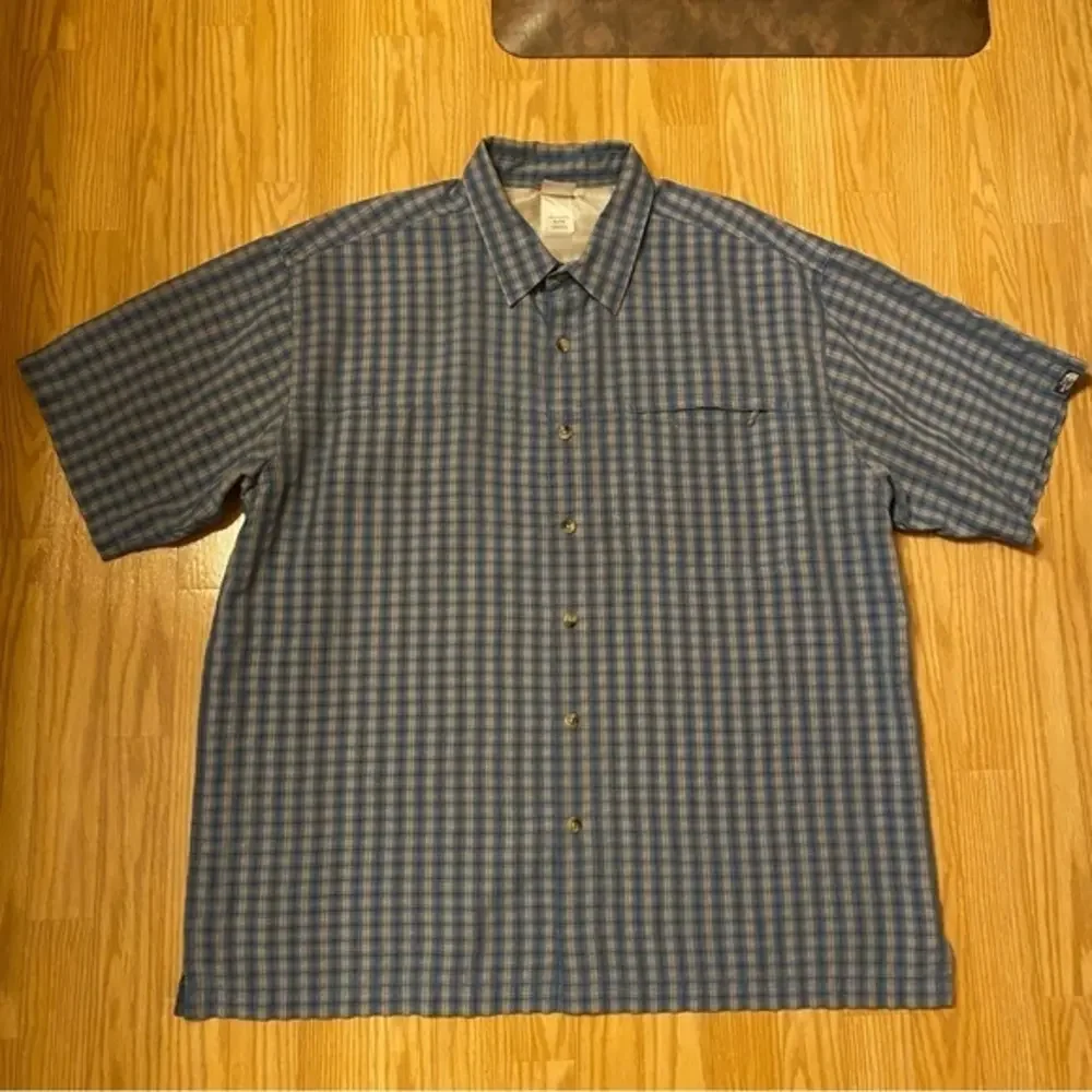 The North Face Mens Plaid Modal Blend Button Down Short Sleeve Shirt